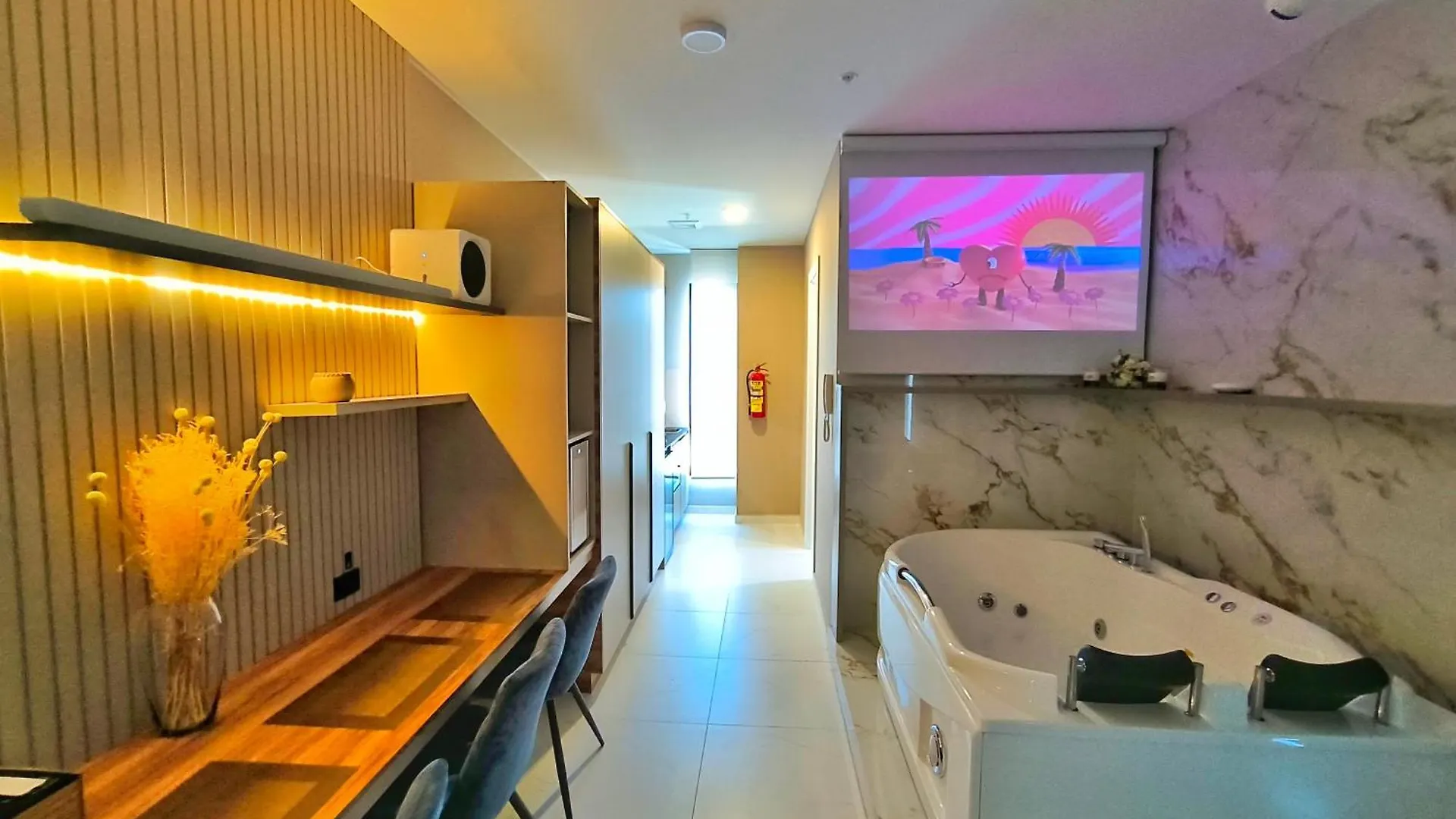 شقة فندقية كويتو Suites & Apartments Coliving Ecuador Luxury Xoe