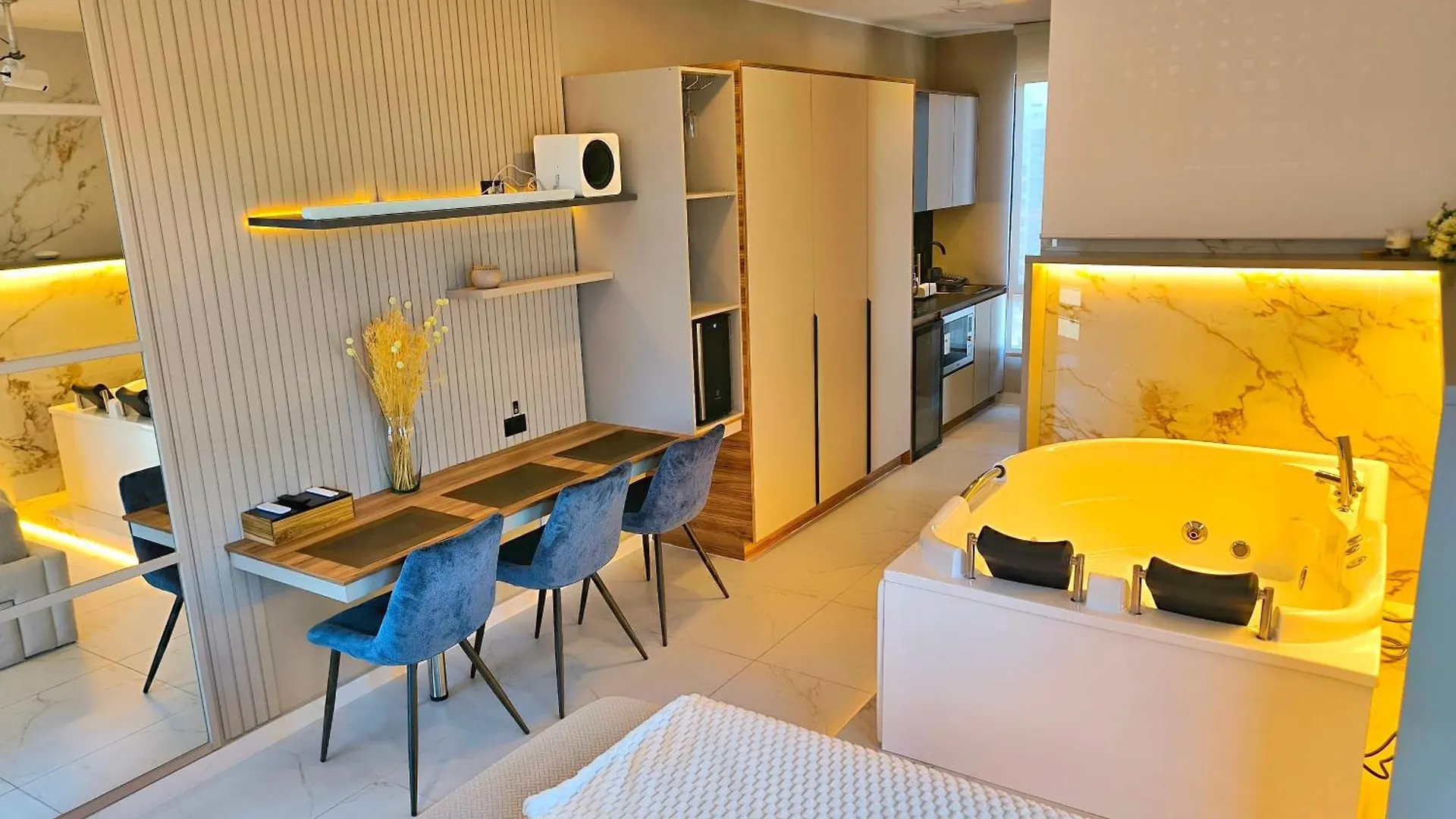 كويتو Suites & Apartments Coliving Ecuador Luxury Xoe شقة فندقية