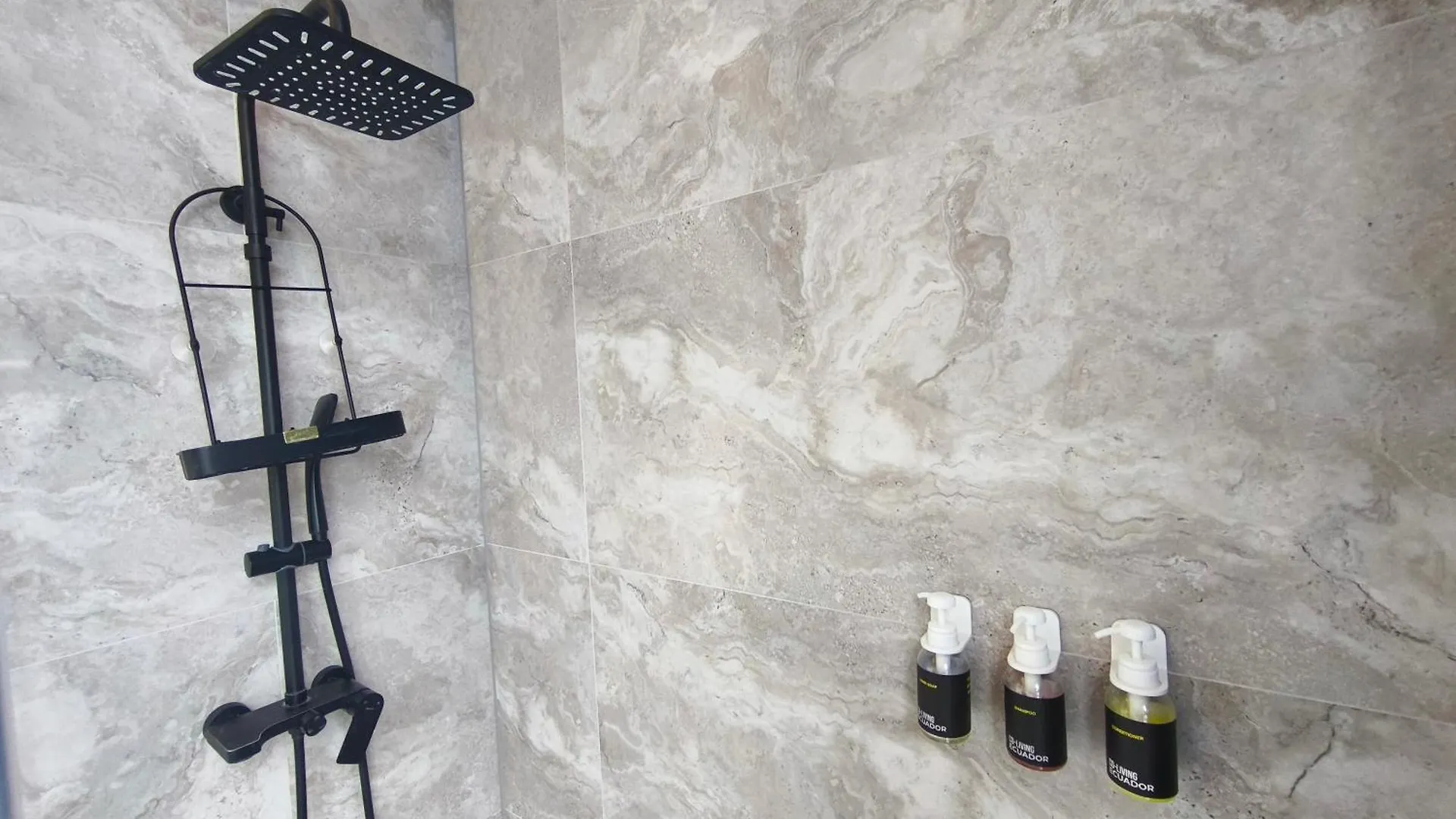 كويتو Suites & Apartments Coliving Ecuador Luxury Xoe