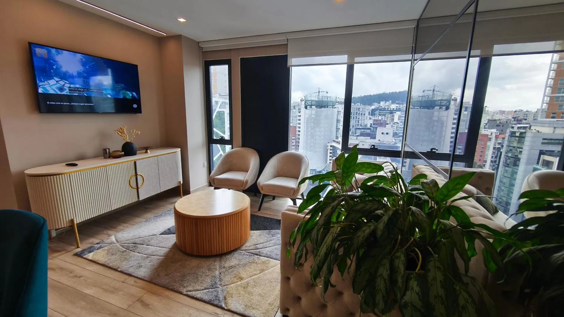 كويتو Suites & Apartments Coliving Ecuador Luxury Xoe الإكوادور