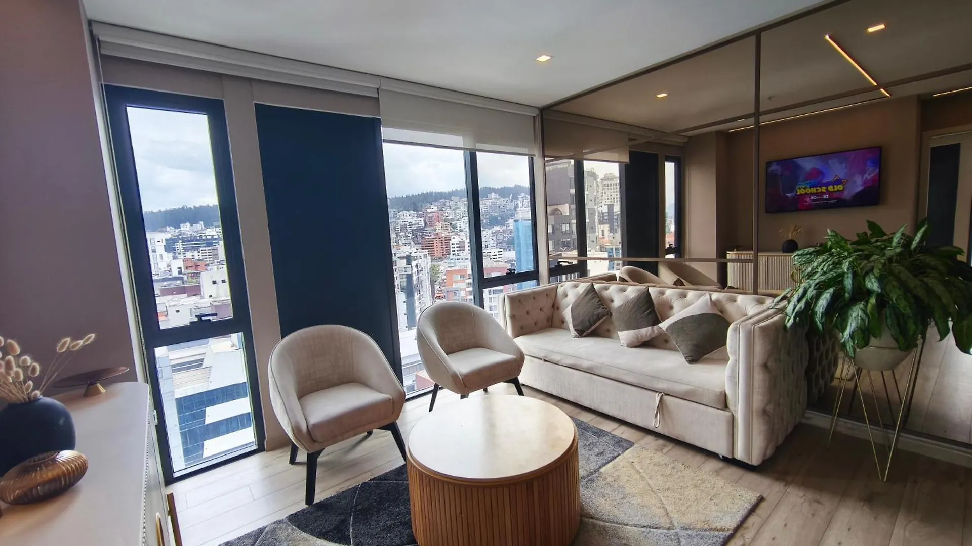 شقة فندقية كويتو Suites & Apartments Coliving Ecuador Luxury Xoe