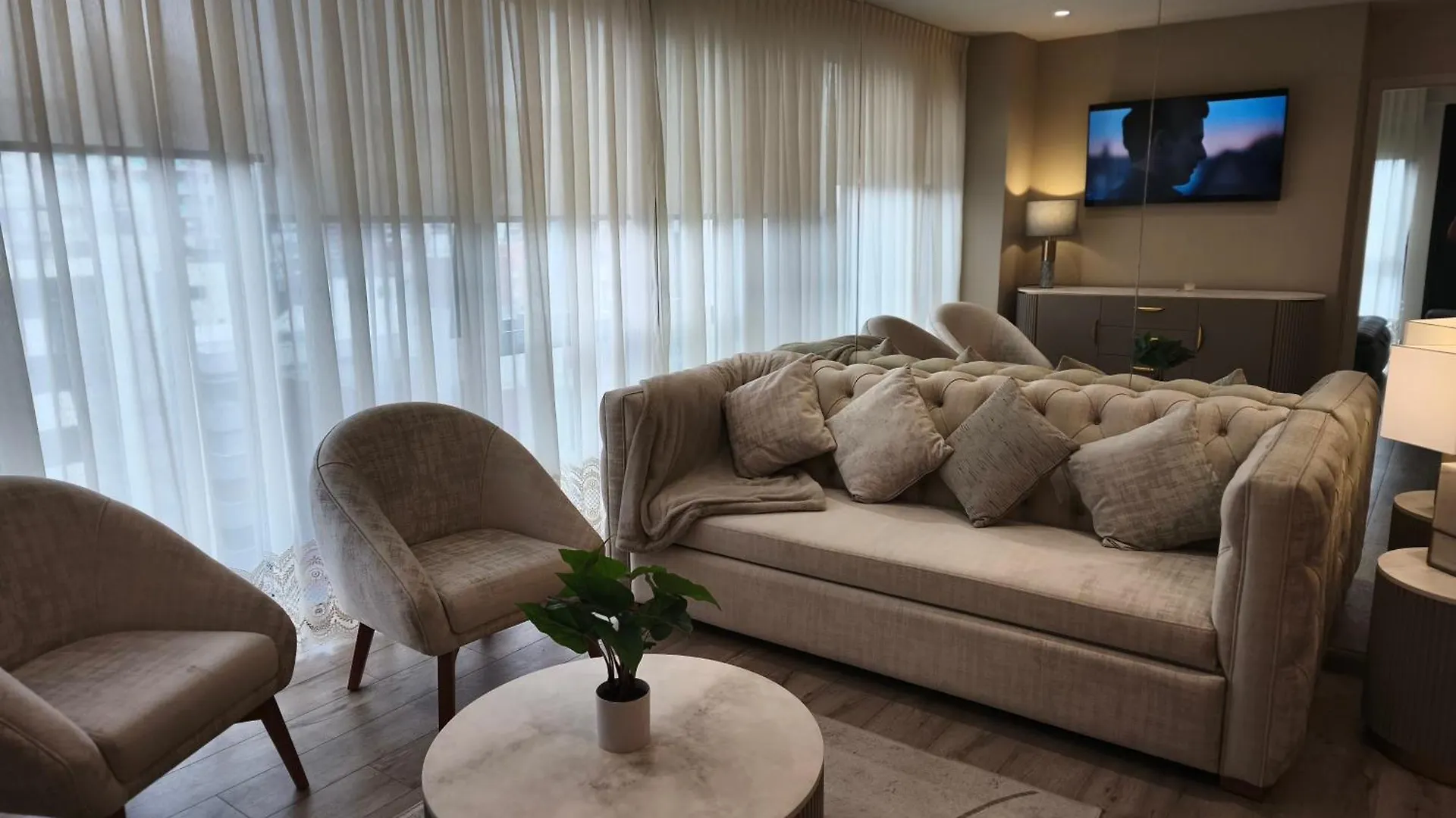 شقة فندقية كويتو Suites & Apartments Coliving Ecuador Luxury Xoe الإكوادور