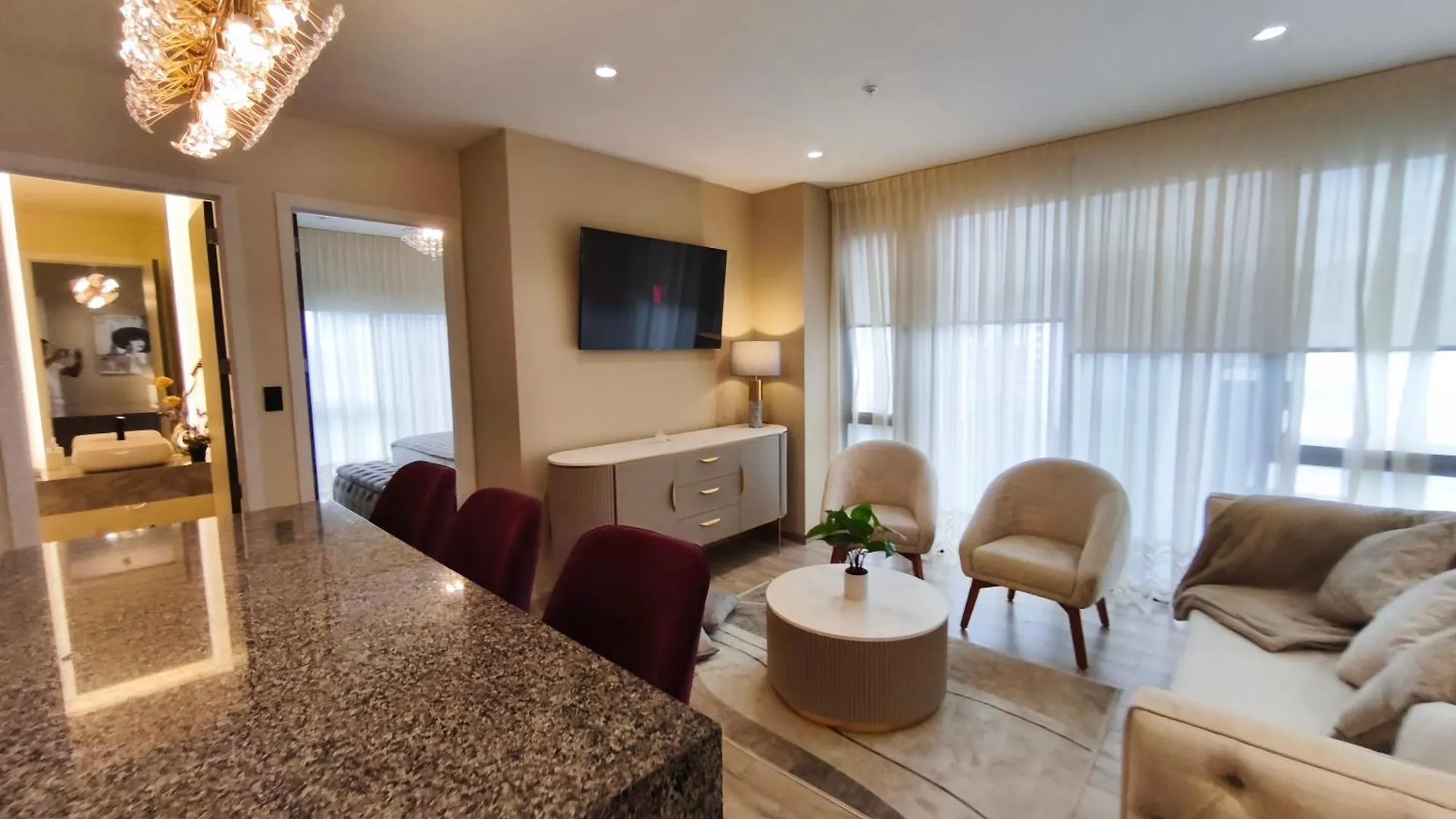 شقة فندقية كويتو Suites & Apartments Coliving Ecuador Luxury Xoe