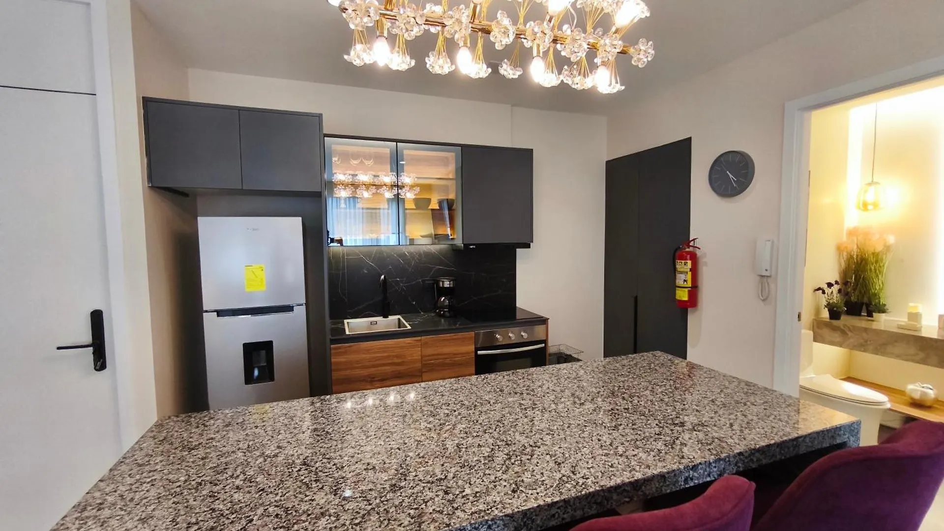 شقة فندقية كويتو Suites & Apartments Coliving Ecuador Luxury Xoe