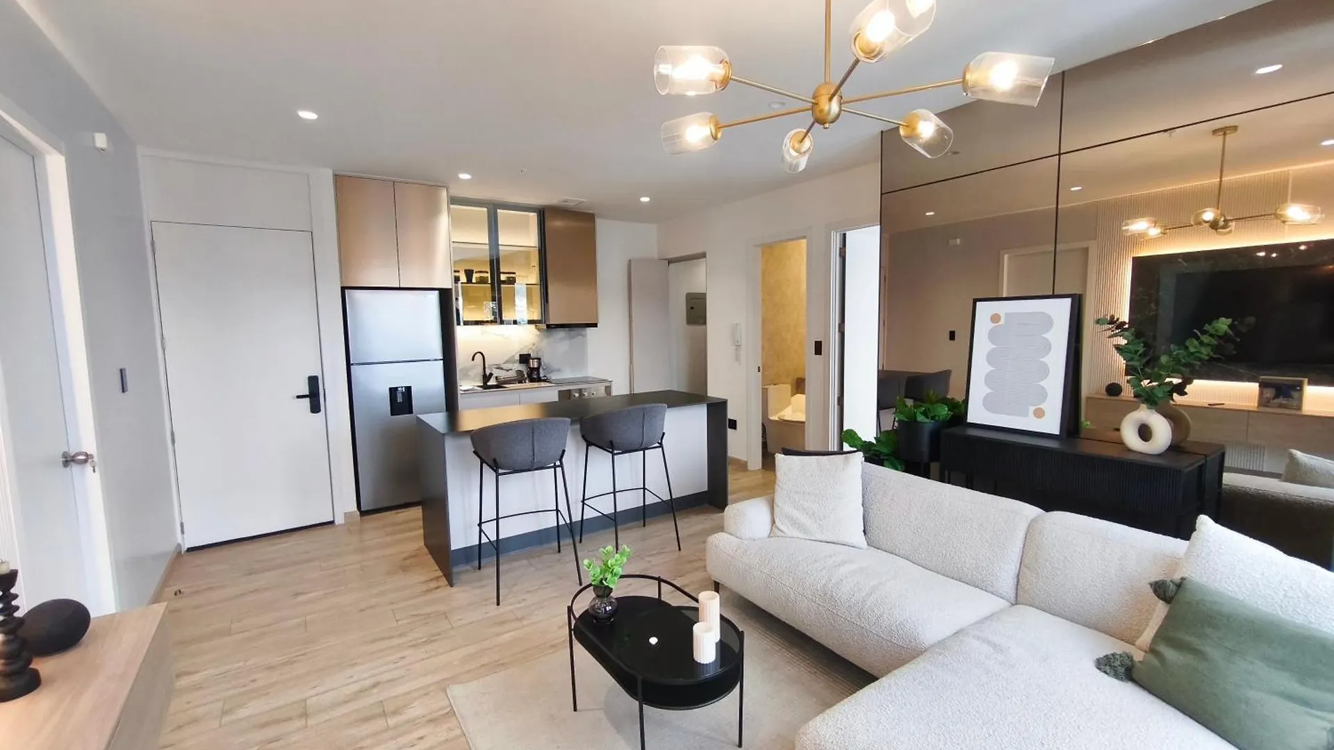 شقة فندقية كويتو Suites & Apartments Coliving Ecuador Luxury Xoe