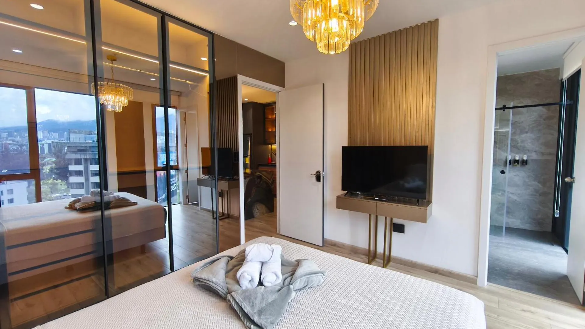 شقة فندقية كويتو Suites & Apartments Coliving Ecuador Luxury Xoe