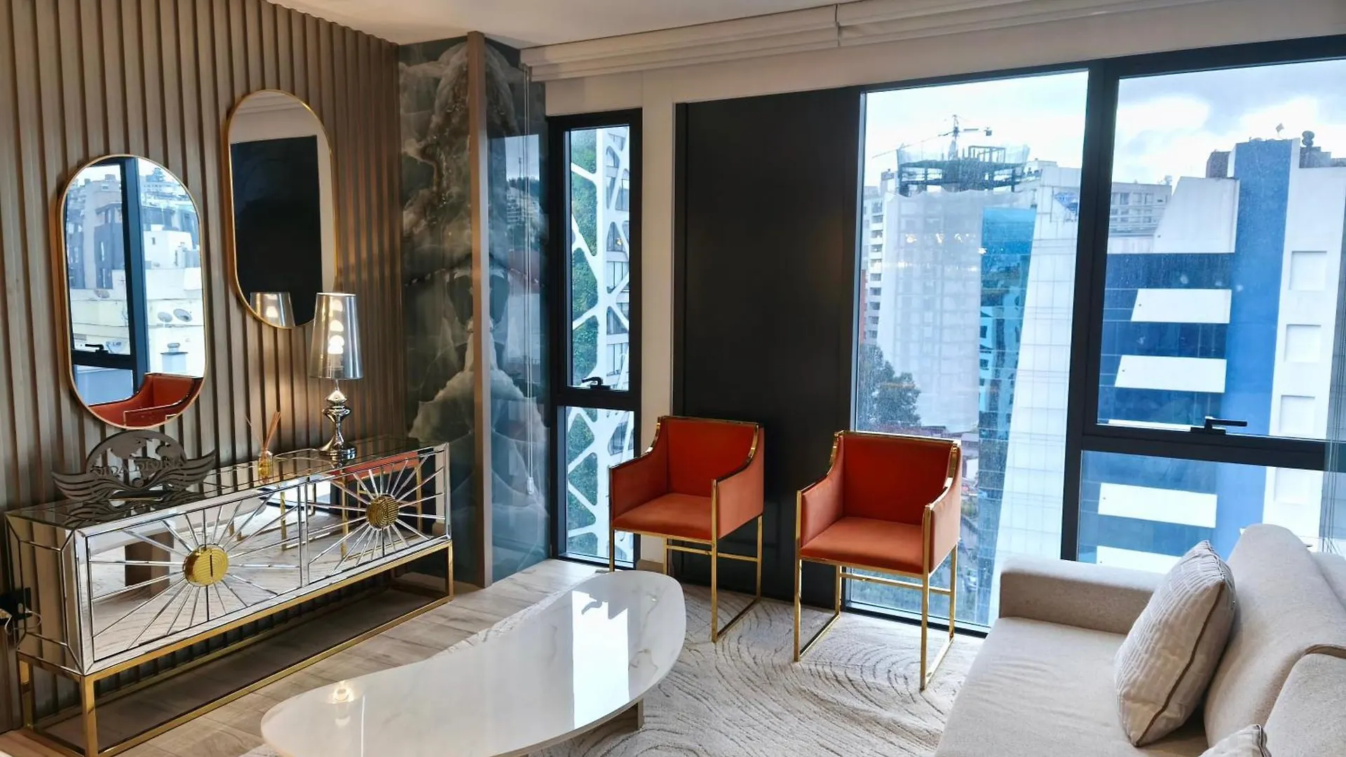 شقة فندقية كويتو Suites & Apartments Coliving Ecuador Luxury Xoe